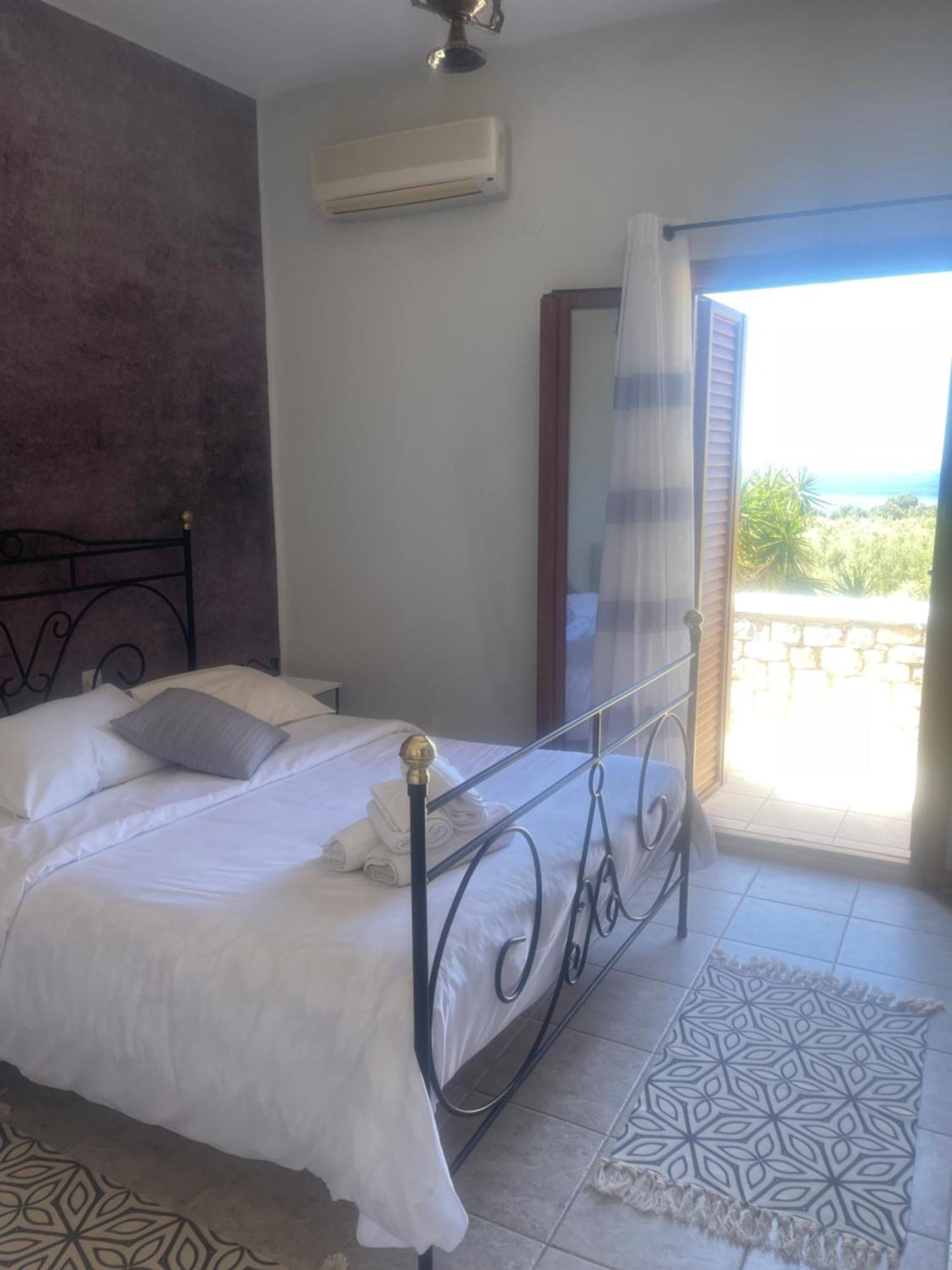 Bed and Breakfast Lithos By The Sea Неон-Оитилон Экстерьер фото
